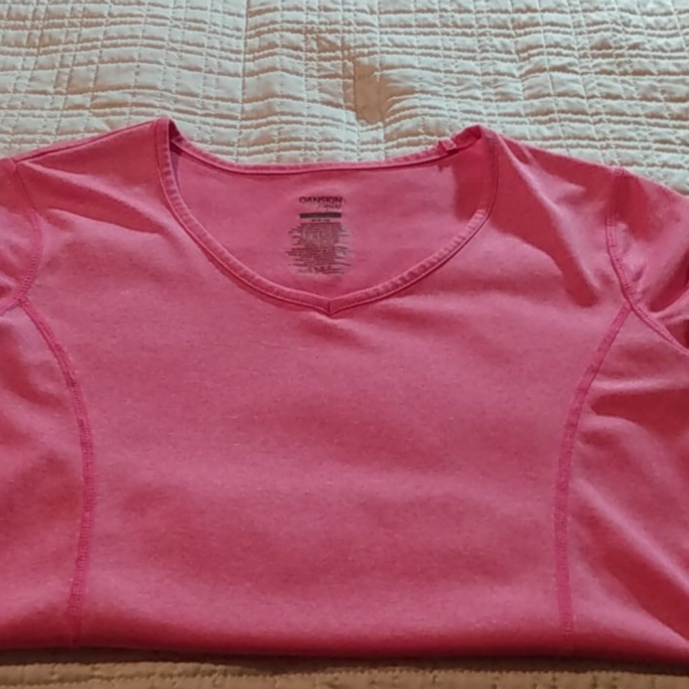 Danskin Now t-shirt